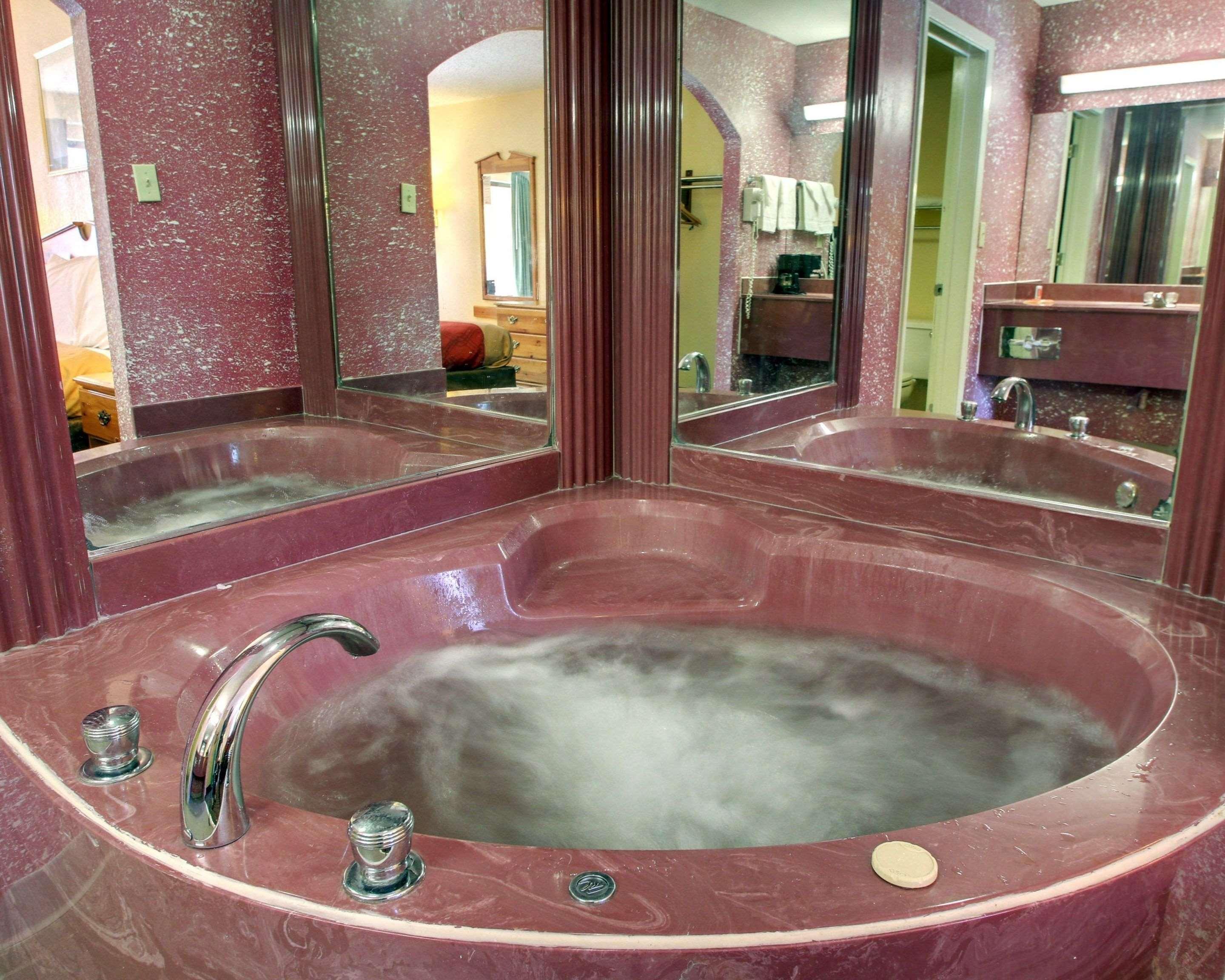 Econo Lodge Клінтон Екстер'єр фото