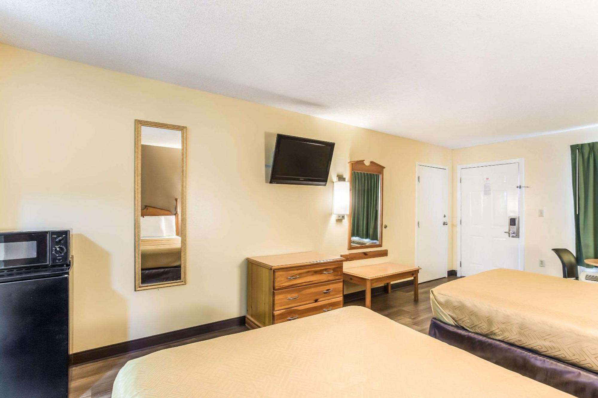 Econo Lodge Клінтон Екстер'єр фото