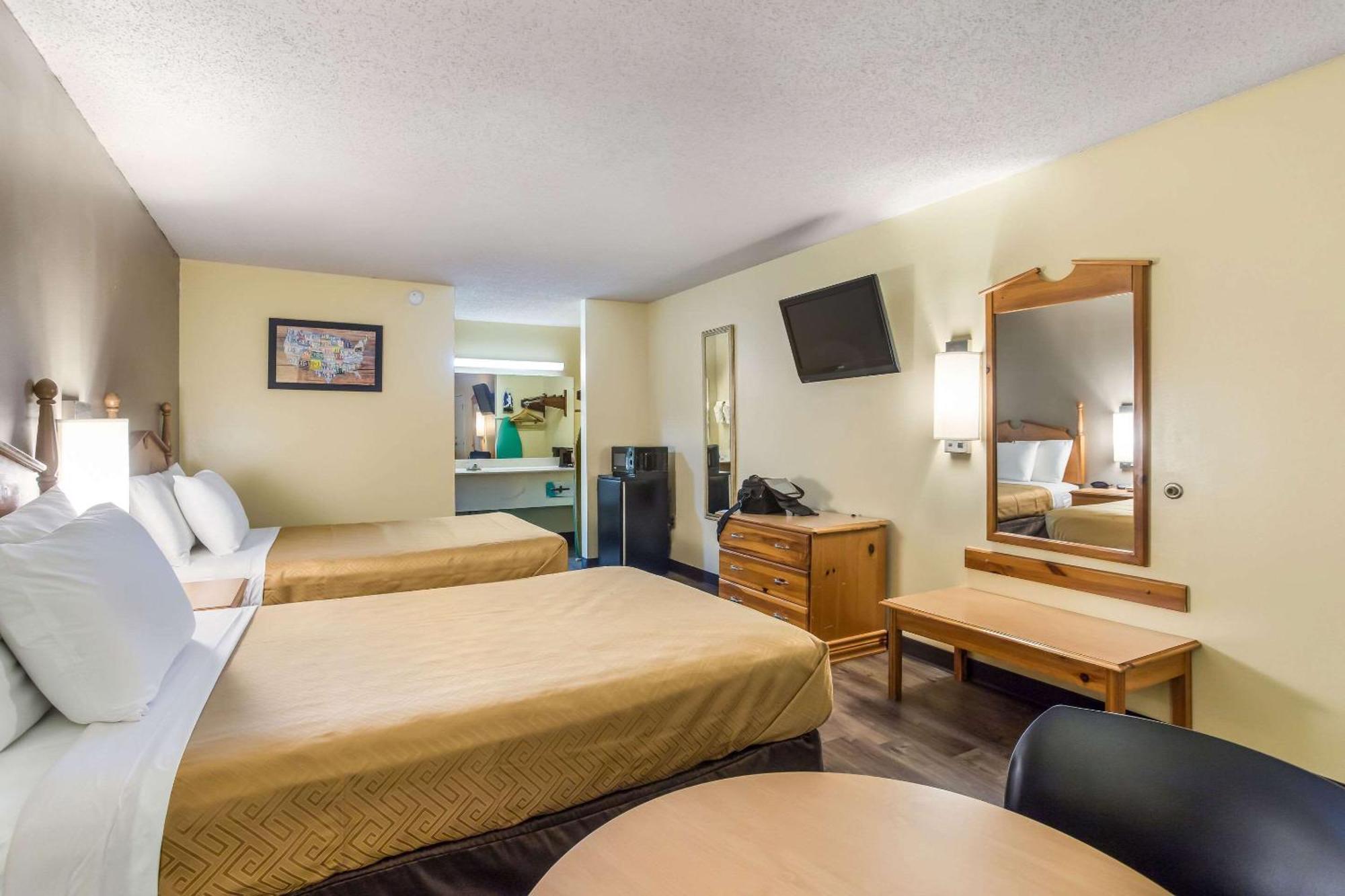 Econo Lodge Клінтон Екстер'єр фото