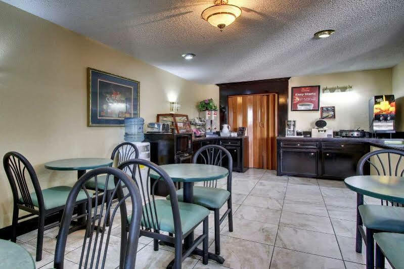 Econo Lodge Клінтон Екстер'єр фото